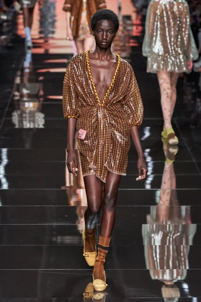 Look 39